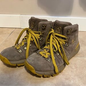 Women's Mountain 600
4.5" hazel wood/yellow